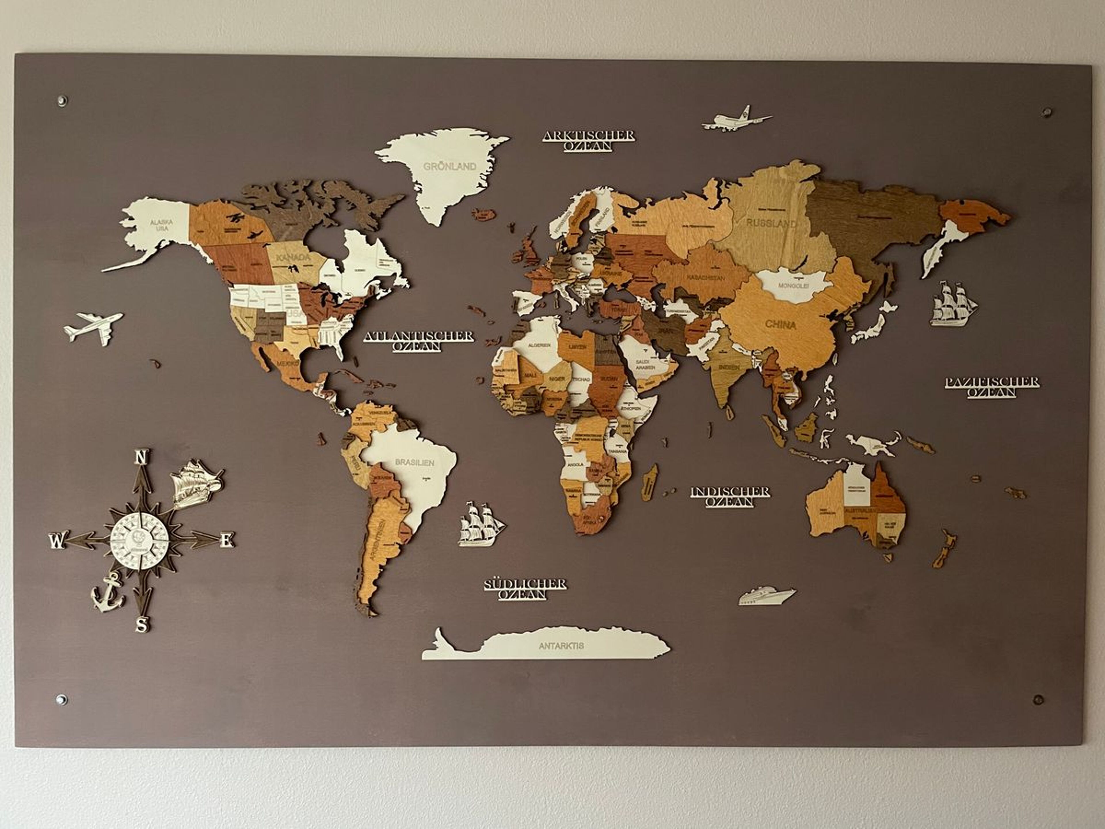 Cartes du monde en bois