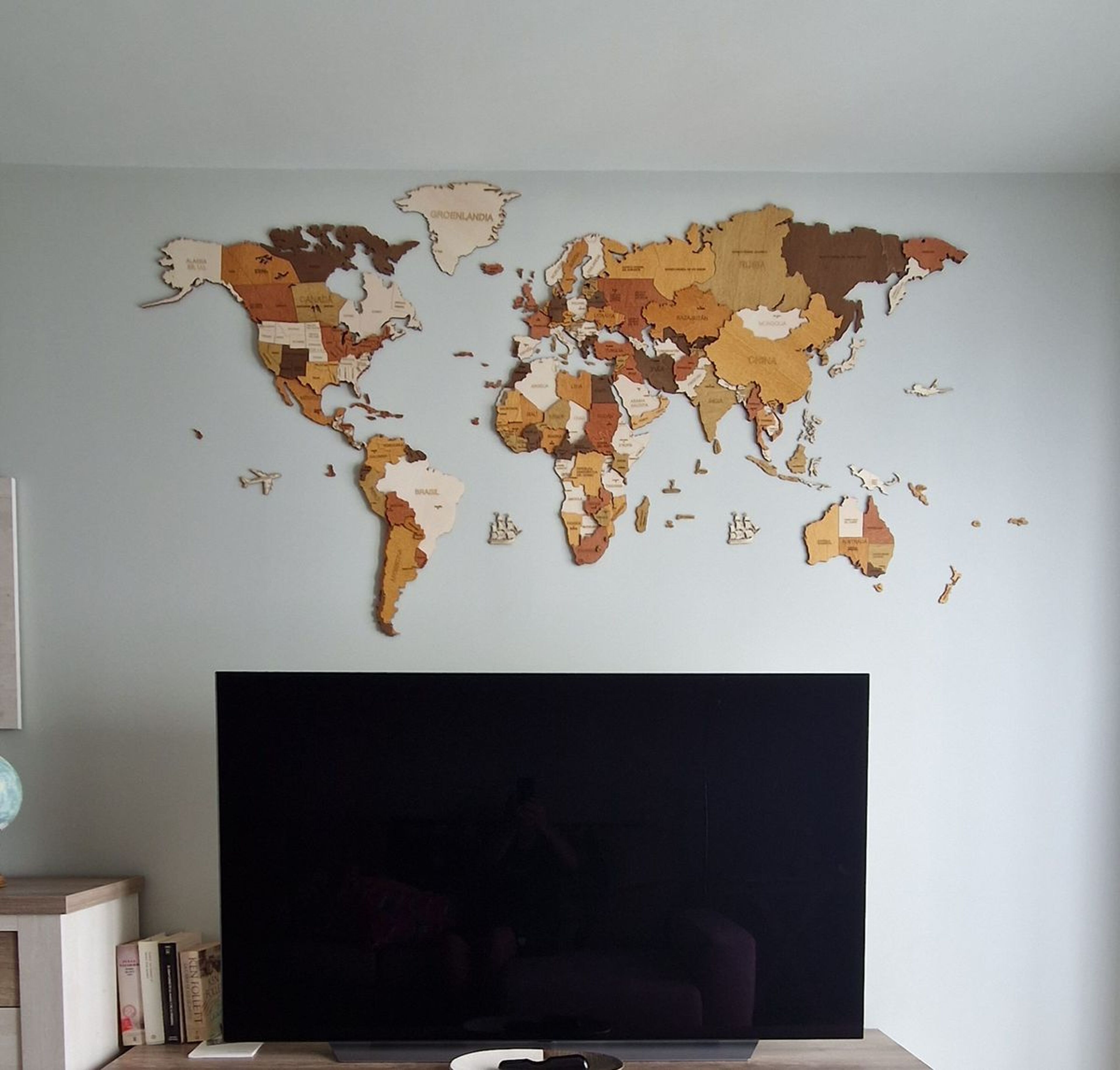 Review for Wooden World Map Wall Decoration - image from Luis Alberto S.