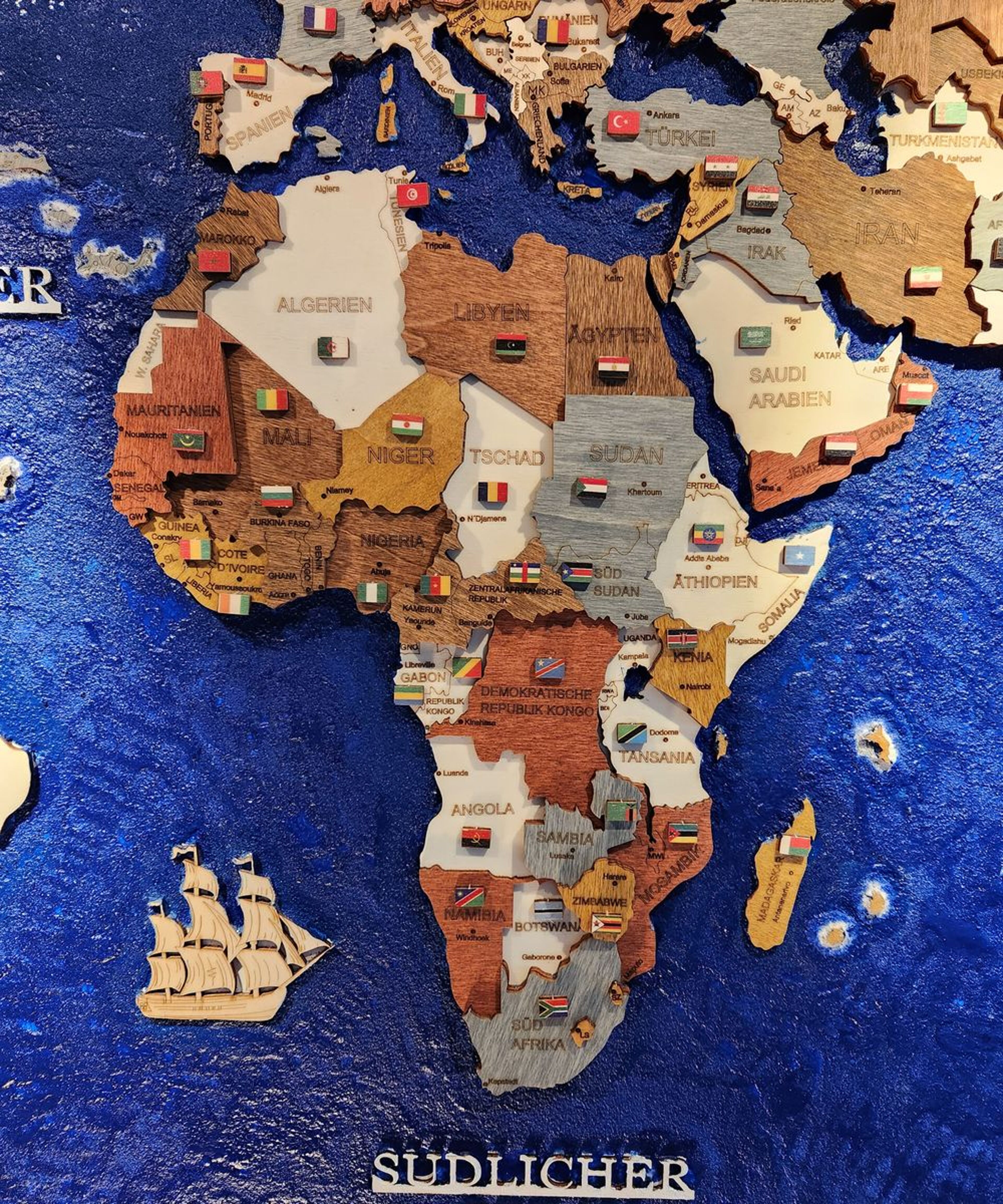 Avis pour Carte du monde en bois - décoration murale - image de Sascha Diesinger
