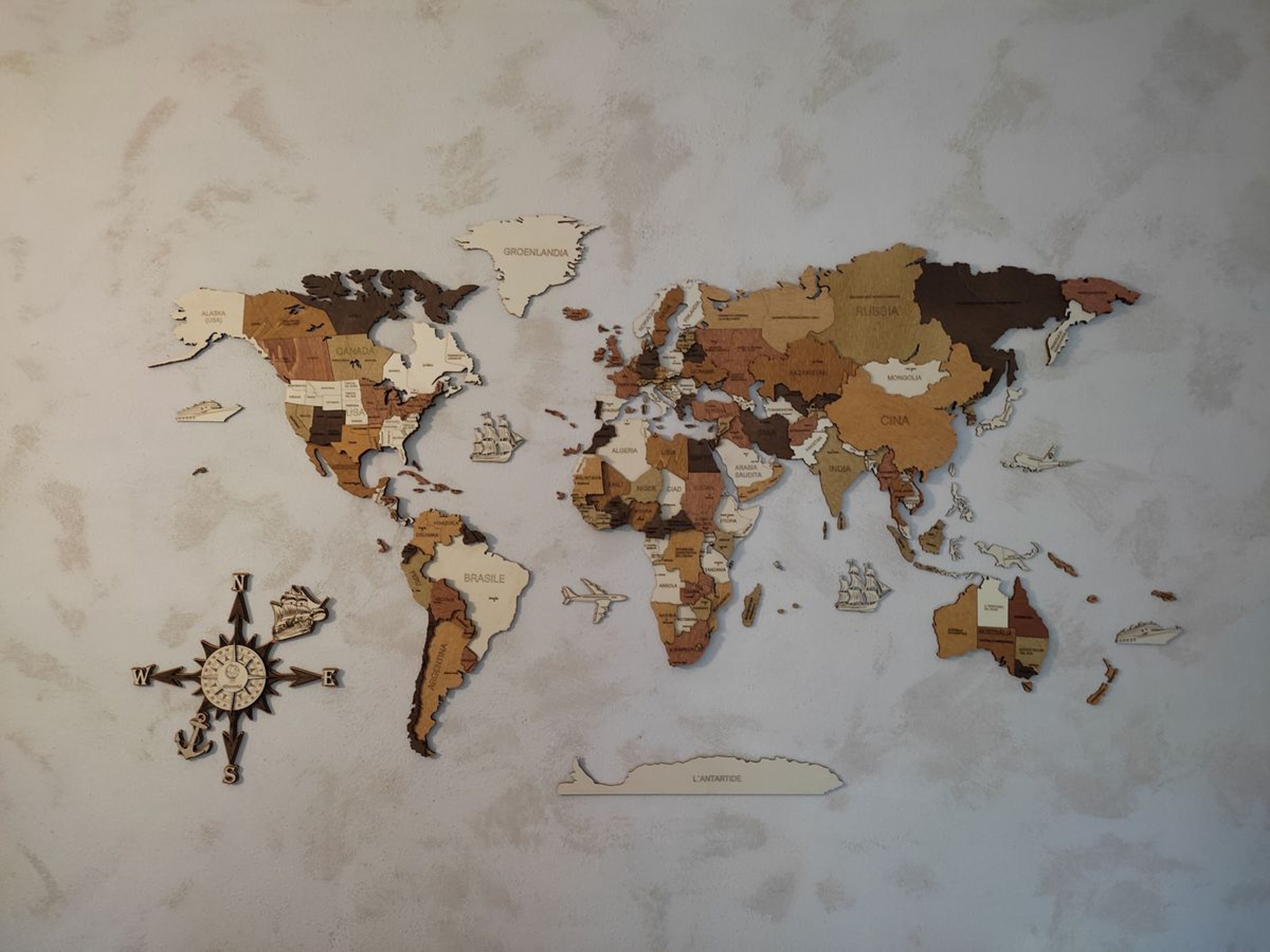 Review for Wooden World Map Wall Decoration - image from Ivano P.